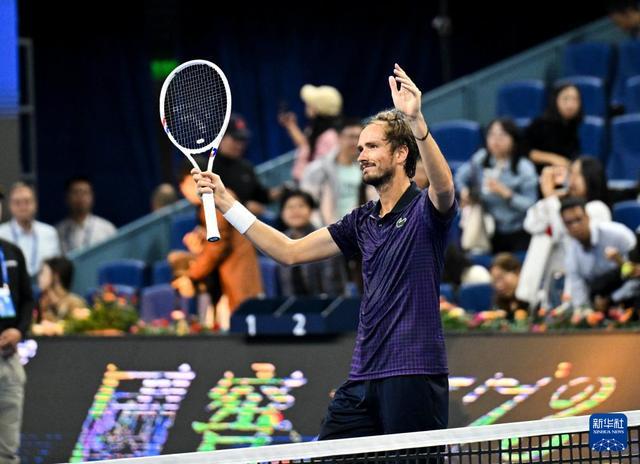 德国网球队爆冷美国网球队,梅德韦杰夫送出助攻的简单介绍 德国网球队爆冷美国网球队,梅德韦杰夫送出助攻的简单介绍