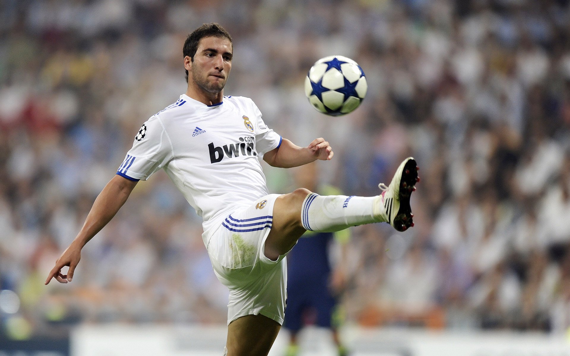 摩洛哥对阵瑞士,苏亚雷斯定律—舞台越大,他越强