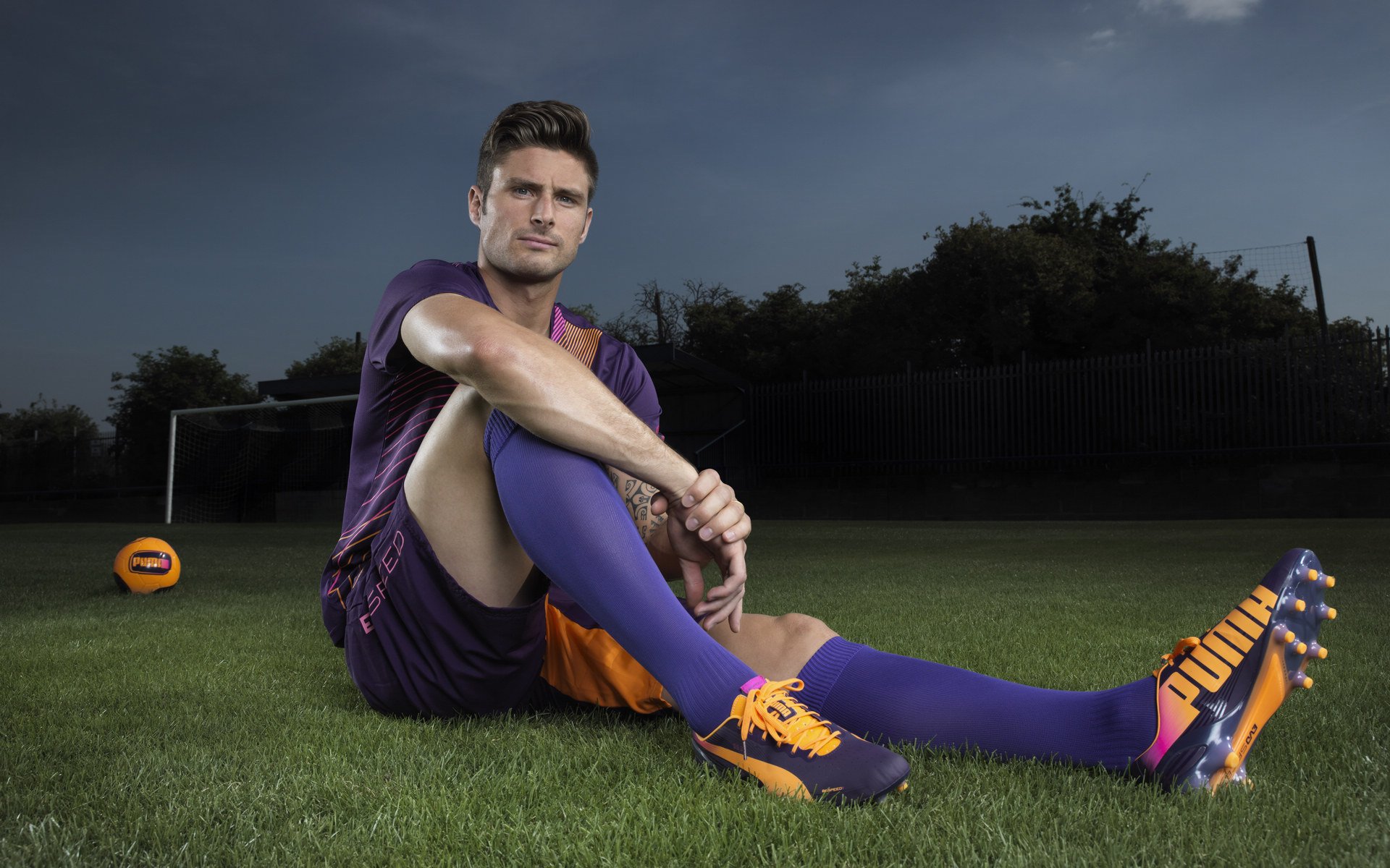 楚阿梅尼完美掌控中场，英格兰血战力克智利